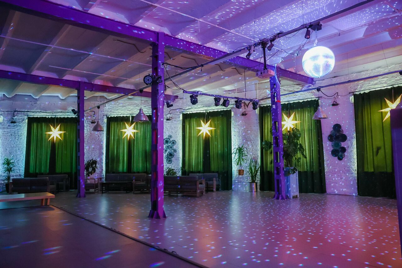 Арендовать Semicircular ecoloft with unique illumination