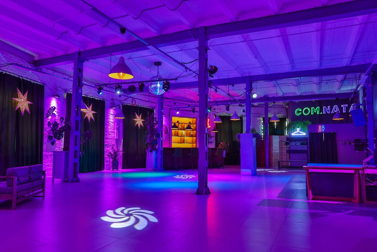 Арендовать Semicircular ecoloft with unique illumination