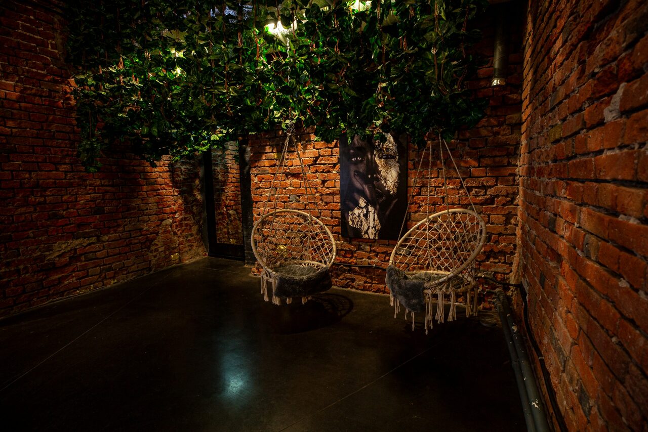 Арендовать Design loft with green space