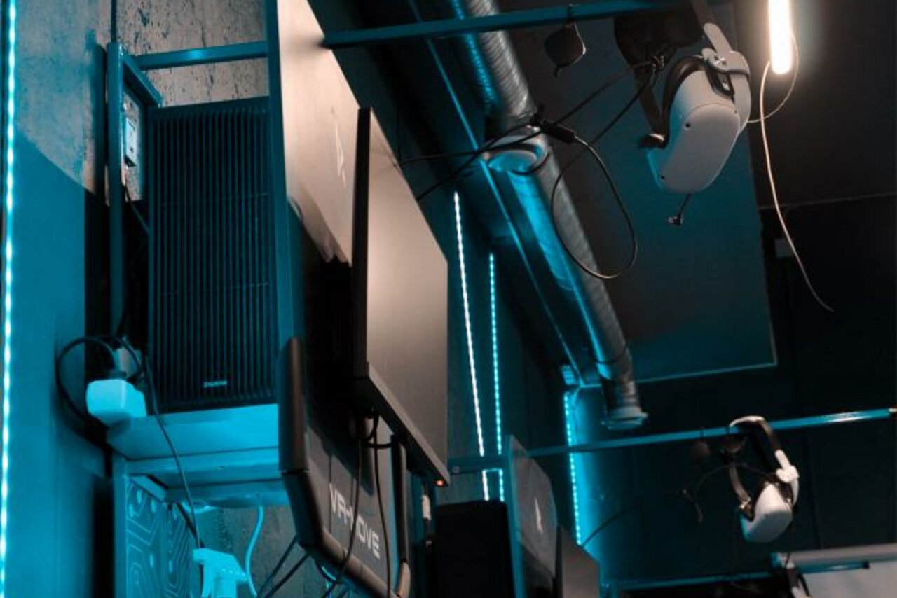 Арендовать  Closing virtual reality club