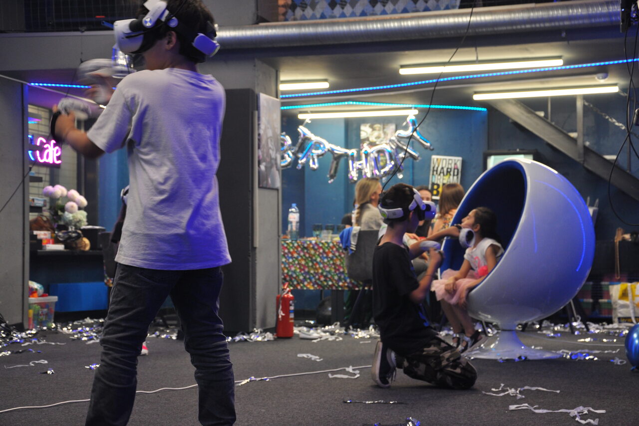 Арендовать  Closing virtual reality club